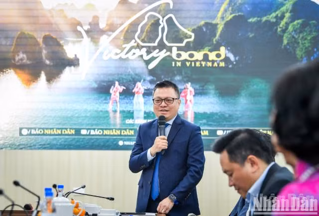 Le rédacteur en chef du Journal Nhân Dân, Lê Quôc Minh, prend la parole lors de l'événement. Photo : nhandan.vn