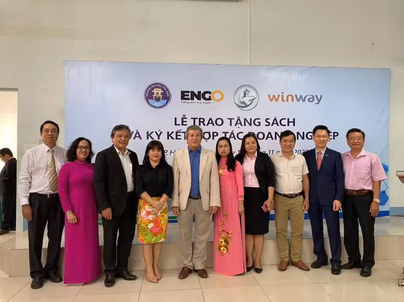 Le docteur Vo Ta Hân a aidé à connecter le Vietnam au reste du monde, notamment dans son rôle au sein de la communauté d’affaires à Singapour.