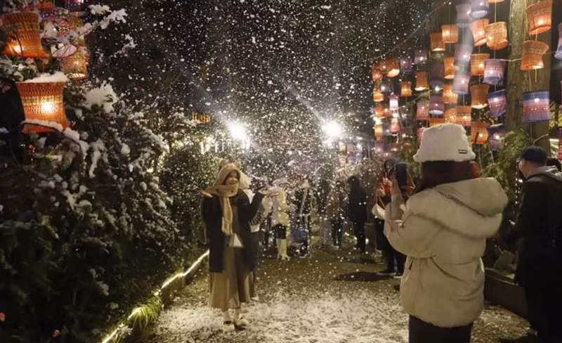 Sa Pa attire les touristes à l'occasion de Noël et du Nouvel An 2025.