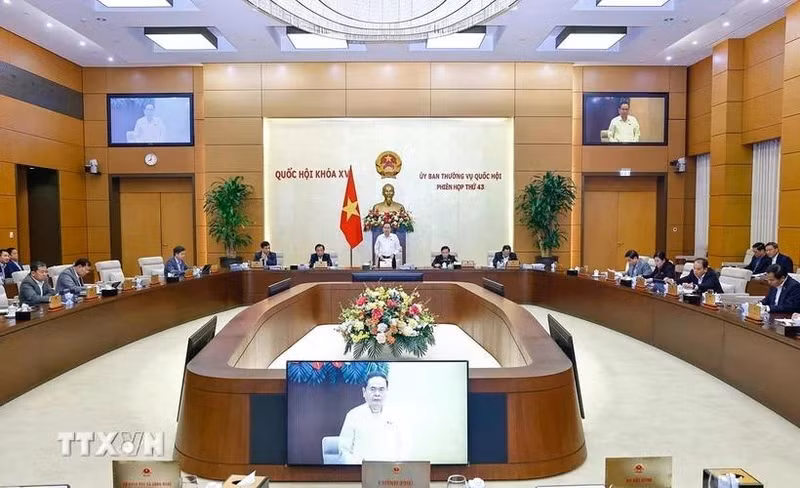 La 43e réunion du Comité permanent de l’Assemblée nationale vietnamienne s’est ouverte lundi matin 10 mars à Hanoï, sous la présidence du président de l’AN Tran Thanh Man. Photo ; VNA.