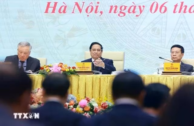Le Premier ministre Pham Minh Chinh préside une réunion concernant le projet 06. Photo : VNA. 