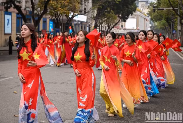 Chaque élément de cette carte symbolise une personne, une région ; et lorsque nous unissons nos forces, nous construisons un Vietnam fort et résilient. Photo : nhandna.vn