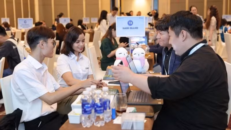 « Korea Travel Mart 2025 » sert le pont pour ouvrir de nombreuses opportunités de coopération stratégique pour l'industrie du tourisme des deux pays. Photo: Office du Tourisme sud-coréen