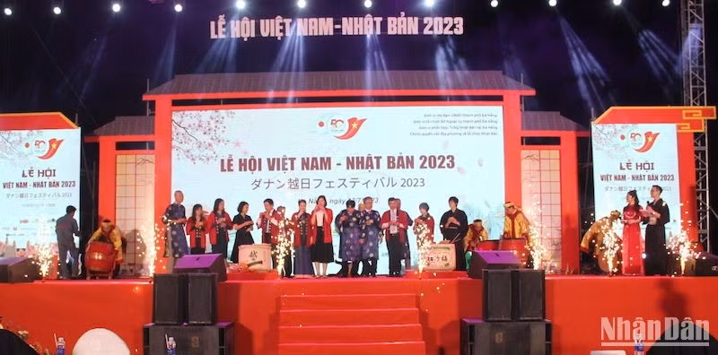 La cérémonie d'ouverture de la Fête Vietnam-Japon 2023 à Dà Nang. Photo: NDEL