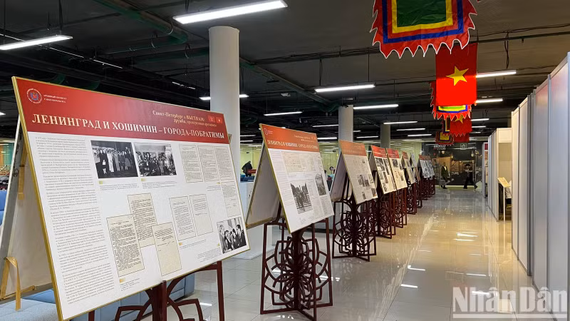 Exposition des jalons historiques dans les relations entre les deux pays à travers les périodes. Photo : NDEL.