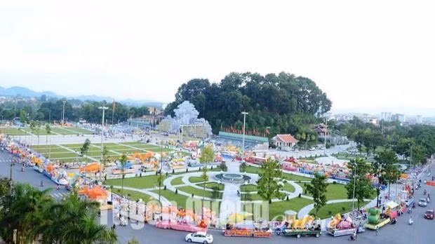 Place Nguyen Tat Thanh. Photo: thanhpho.tuyenquang.gov.vn 