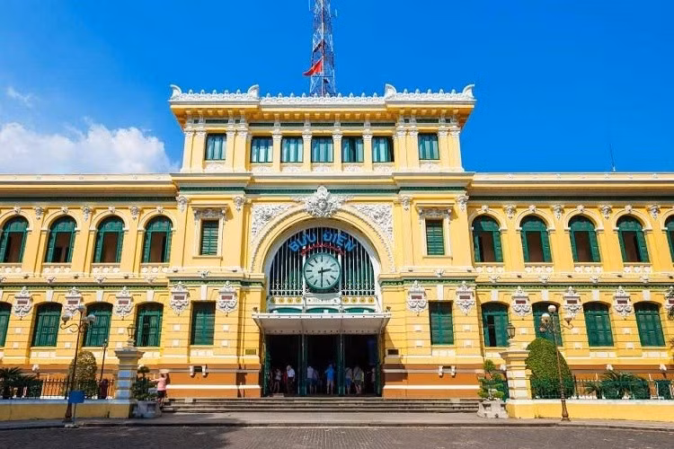 Le bureau de poste de Hô Chi Minh-Ville dans le top 11 des plus beaux bureaux de poste au monde. Photo; thoidai