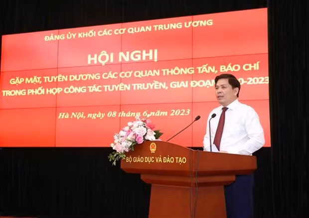 Le secrétaire du Comité du Parti du bloc des organes centraux Nguyên Van Thê lors de la conférence, à Hanoi, le 8 juin. Photo: VNA