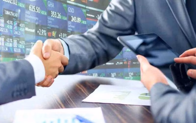 En avril 2025, les investisseurs individuels vietnamiens ont ouvert 193.948 nouveaux comptes de trading boursier Photo illustrative : VOV.