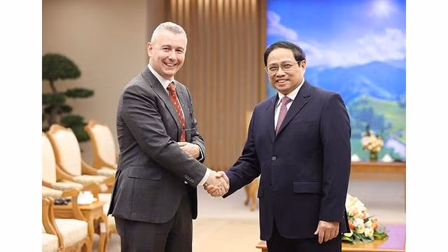 Le Premier ministre Pham Minh Chinh reçoit le 6 novembre l'ambassadeur de Belgique au Vietnam Karl Van Den Bossche. Photo : VNA Le Premier ministre Pham Minh Chinh reçoit le 6 novembre l'ambassadeur de Belgique au Vietnam Karl Van Den Bossche. Photo : VNA