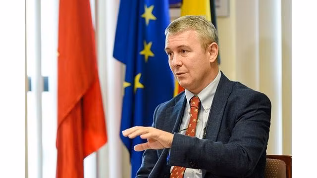 L'Ambassadeur Karl Van Den Bossche. Photo: baoquocte.vn