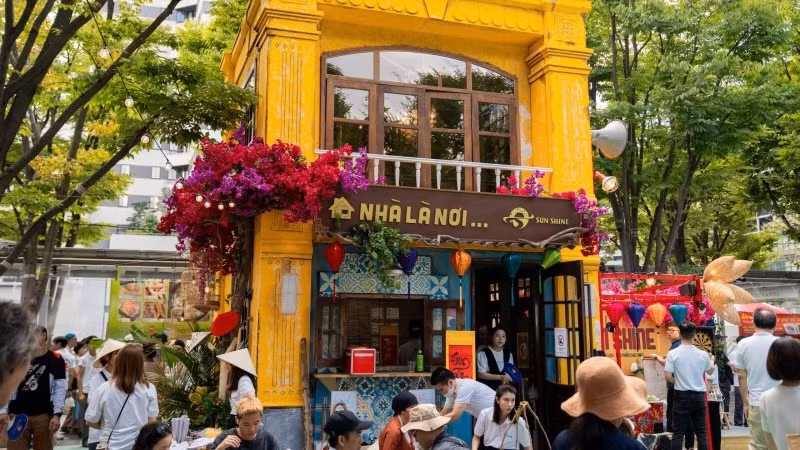 L'image de la maison de Hôi An est recréée au Festival "Bonjour Saitama 2023".