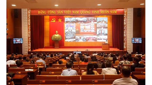 La province de Quang Ninh a émis la Résolution n° 10-NQ/TU sur le renforcement du leadership du Parti dans la gestion des ressources, la protection de l'environnement, la prévention et l'atténuation des catastrophes naturelles, la réponse au changement climatique, pour assurer la sécurité de la source d’eau dans la période 2022-2030. Photo : baoquangninh.com.vn
