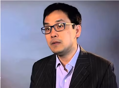 Le professeur Nguyên Dang Bang travaille actuellement à l’Université de Cambridge du Royaume-Uni, classée 2e dans le QS World University Rankings 2023. Photo : phunuvietnam.vn