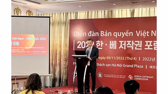 Le directeur du Département du droit d'auteur, Trân Hoàng s'exprime lors de l'événement. Photo : VOV.