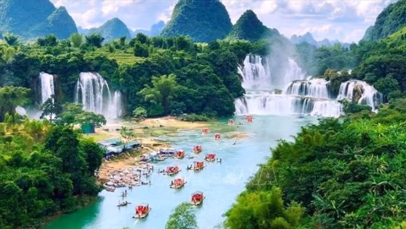 La cascade de Ban Gioc est un site patrimonial situé dans le géoparc mondial UNESCO Non Nuoc Cao Bang. Photo : VNA.
