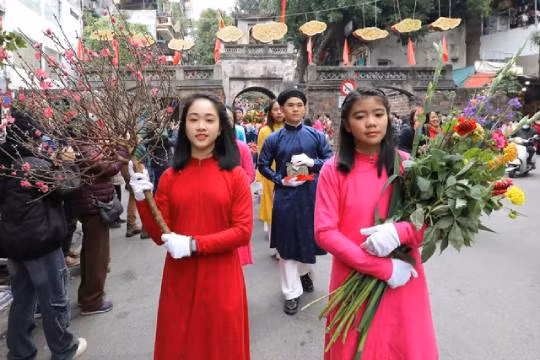 Les costumes traditionnels constituent une part indissociable du patrimoine culturel de chaque nation. Photo : Club Dinh làng Viêt. 