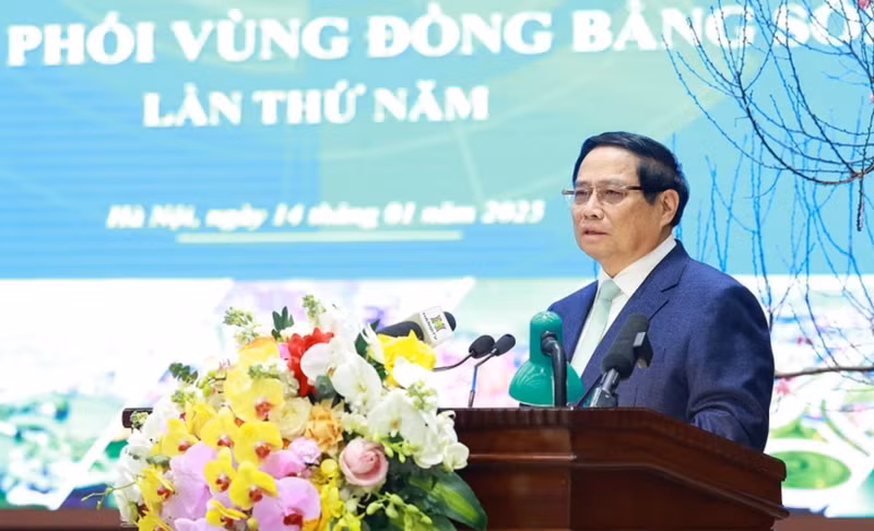 Le Premier ministre Pham Minh Chinh s'exprime lors de la 5e réunion du Conseil de coordination de la région du delta du fleuve Rouge. Photo : VNA.
