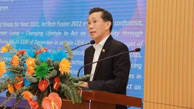 e Prof. Dr. Su Dinh Thanh, recteur de l'Université déconomie d’Hô Chi Minh-Ville (UEH) lors de son allocution d'ouverture. Photo: VNA
