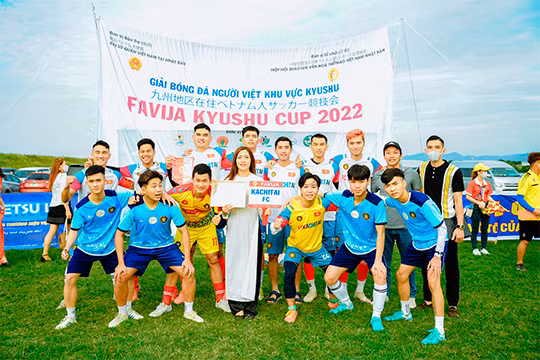 Cet événement sportif crée les prémisses d'une série d'activités pour célébrer le 50e anniversaire de l'établissement des relations diplomatiques entre le Vietnam et le Japon l'année prochaine (2023). Photo: thoidai.com.vn