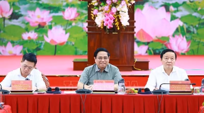 Le Premier ministre Pham Minh Chinh lors de la conférence. Photo : VNA.