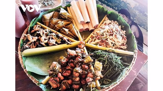 Le projet témoigne de notre engagement à rechercher et à développer des techniques culinaires de longue date du Vietnam. Photo d'illustration: VOV Le projet témoigne de notre engagement à rechercher et à développer des techniques culinaires de longue date du Vietnam. Photo d'illustration: VOV