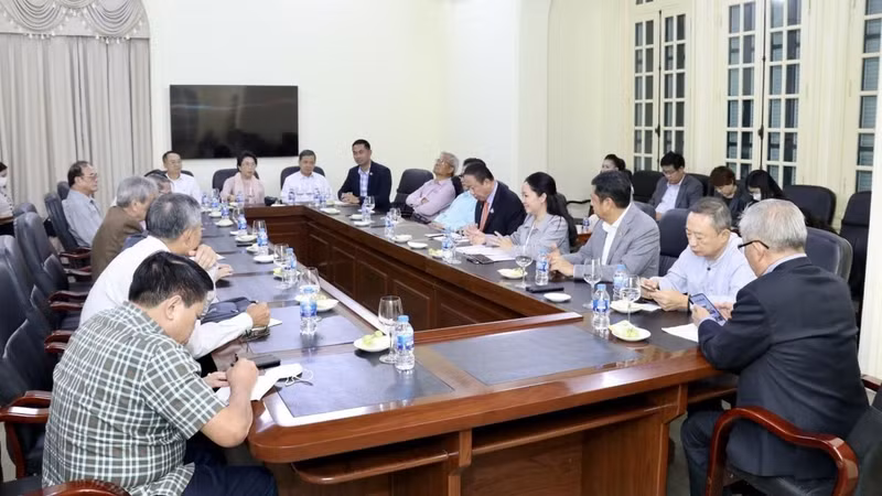 Une vue générale de la séance de travail. Photo: thoidai.com.vn