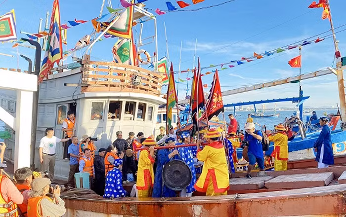 Fête Nghinh Ông (arrondissement de Thang Tam, ville de Vung Tàu, province de Bà Ria-Vung Tàu). Photo : Baodantoc.vn