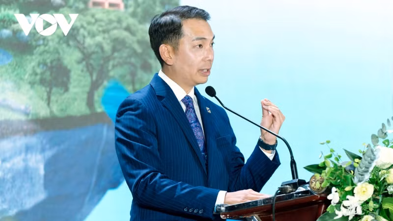 Le docteur Yap Kwong Weng, directeur général de SuperPort Vietnam, s'exprime lors de l'événement. Photo : VOV.