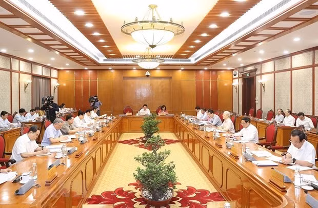 Le Secrétaire général du Parti, Nguyên Phu Trong, préside le 28 juillet à Hanoï une réunion du Bureau Politique et du Secrétariat pour sanctionner les permanences du Comité du Parti de Thanh Hoa des mandats 2010 - 2015 et 2015 - 2020. Photo : VNA.