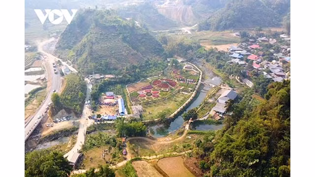 Le groupe ethnique Lự à Lai Châu compte moins de 10 000 personnes, vivant principalement dans la commune de Ban Hon du district de Tam Duong et la commune de Nâm Tam du district de Sin Hô. Il conserve encore de nombreuses belles caractéristiques culturelles traditionnelles. Photo : VOV.