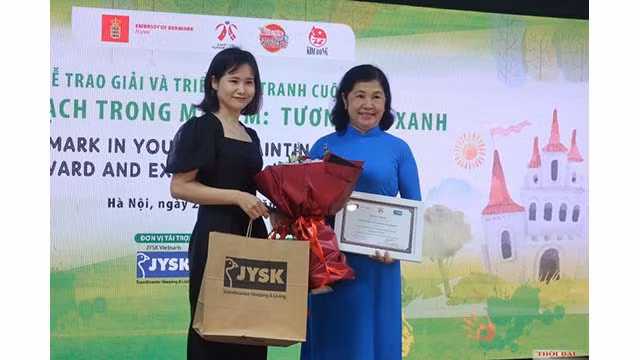 L'Union des organisations d'amitié de Cân Tho a reçu le premier prix collectif. Photo : thoidai.com.vn