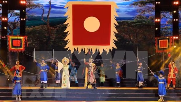 Le spectacle en l’honneur du 234e anniversaire de la victoire de Ngoc Hôi-Dông Da à Hô Chi Minh-Ville. Photo: VNA