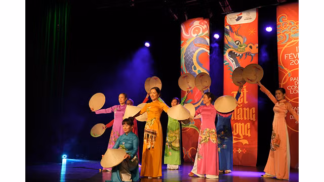 Des performances splendides et bien colorées pour but de promouvoir la musique vietnamien. Photo : Dào Hoàng, Nguyên Anh/Journal Nhân Dân.