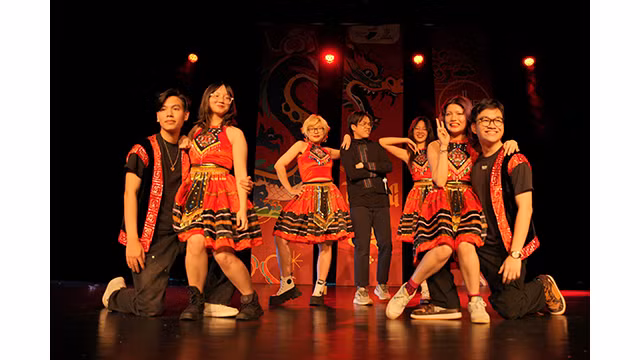 Des performances splendides et bien colorées pour but de promouvoir la musique vietnamien. Photo : Dào Hoàng, Nguyên Anh/Journal Nhân Dân.