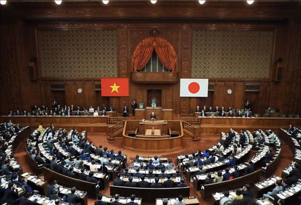 Lors de la Diète nationale du Japon. Photo : VNA.