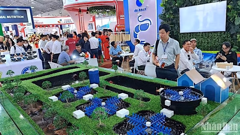 Le 5e Salon international de la technologie de l'industrie de la crevette du Vietnam 2024. Photo: NDEL