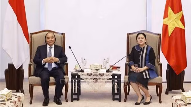Le président Nguyên Xuân Phuc et la présidente de la Chambre des représentants d'Indonésie, Puan Maharani. Photo: VNA