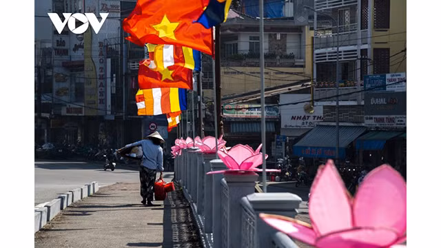L'ancienne capitale impériale de Huê se prépare à accueillir l'anniversaire du Bouddha ảnh 4