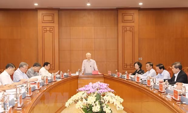 Le secrétaire général Nguyên Phu Trong préside une réunion du comité permanent du Comité de pilotage central pour la prévention et la lutte contre la corruption et les pratiques malsaines, en mai 2023. Photo: VNA