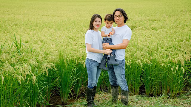La famille de Bùi Ngoc Thuy. Photo : Vietnamnet.vn