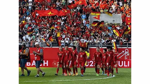 L'équipe féminine vietnamienne a reçu de nombreux compliments après le match amical avec l'équipe allemande. Photo : VFF.