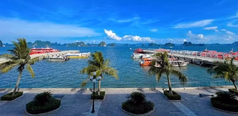 Le port d'Ao Tien dans le district de Van Don. Photo: baoquocte