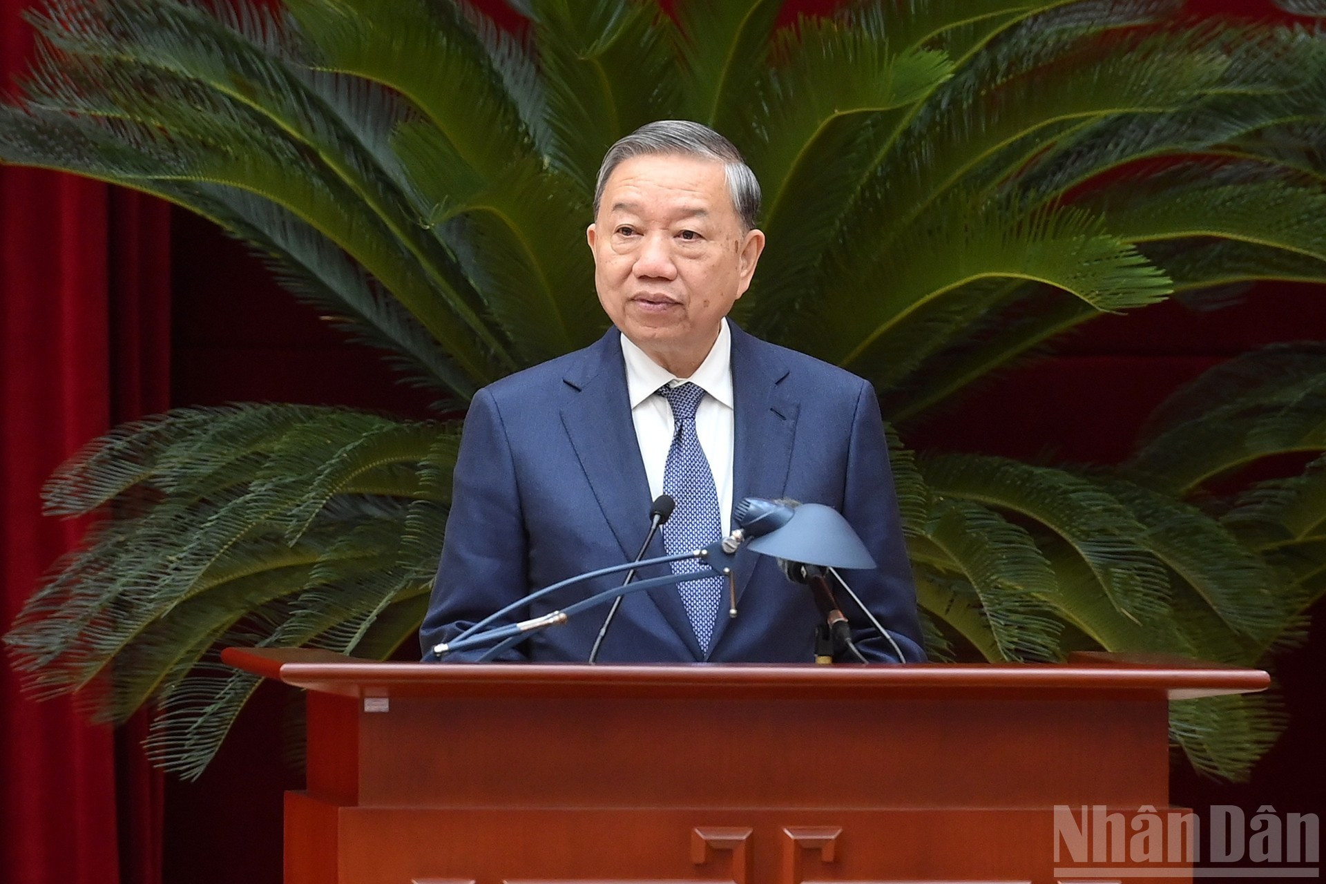 Le secrétaire général du Parti communiste vietnamien, Tô Lâm, prend la parole lors de la conférence. Photo : Dang Khoa/NDEL