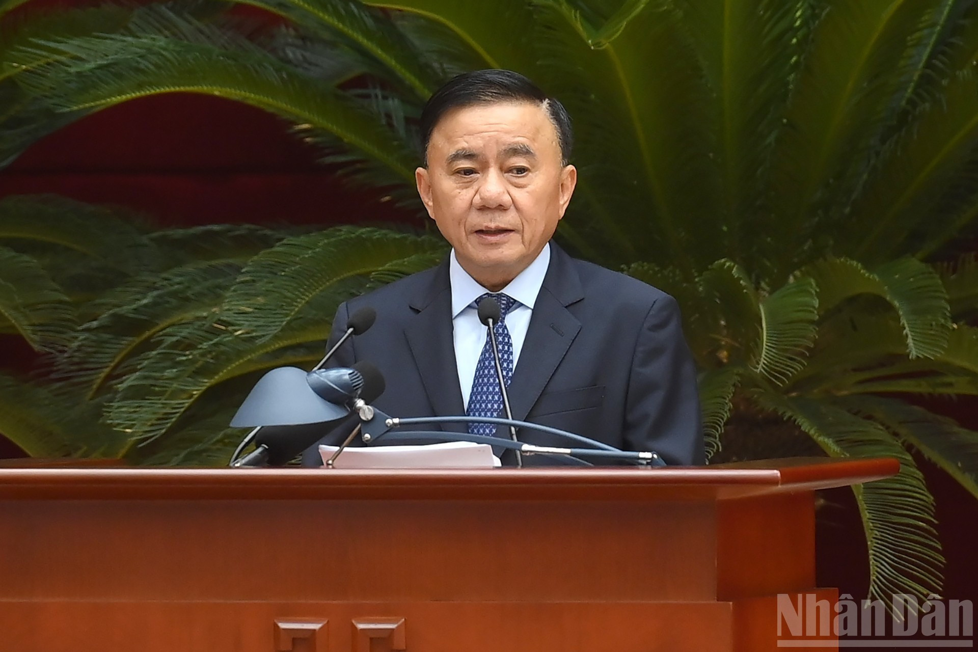 Tran Cam Tu, permanent du Secrétariat du Comité central du Parti, prend la parole lors de la conférence. Photo : Dang Khoa/NDEL