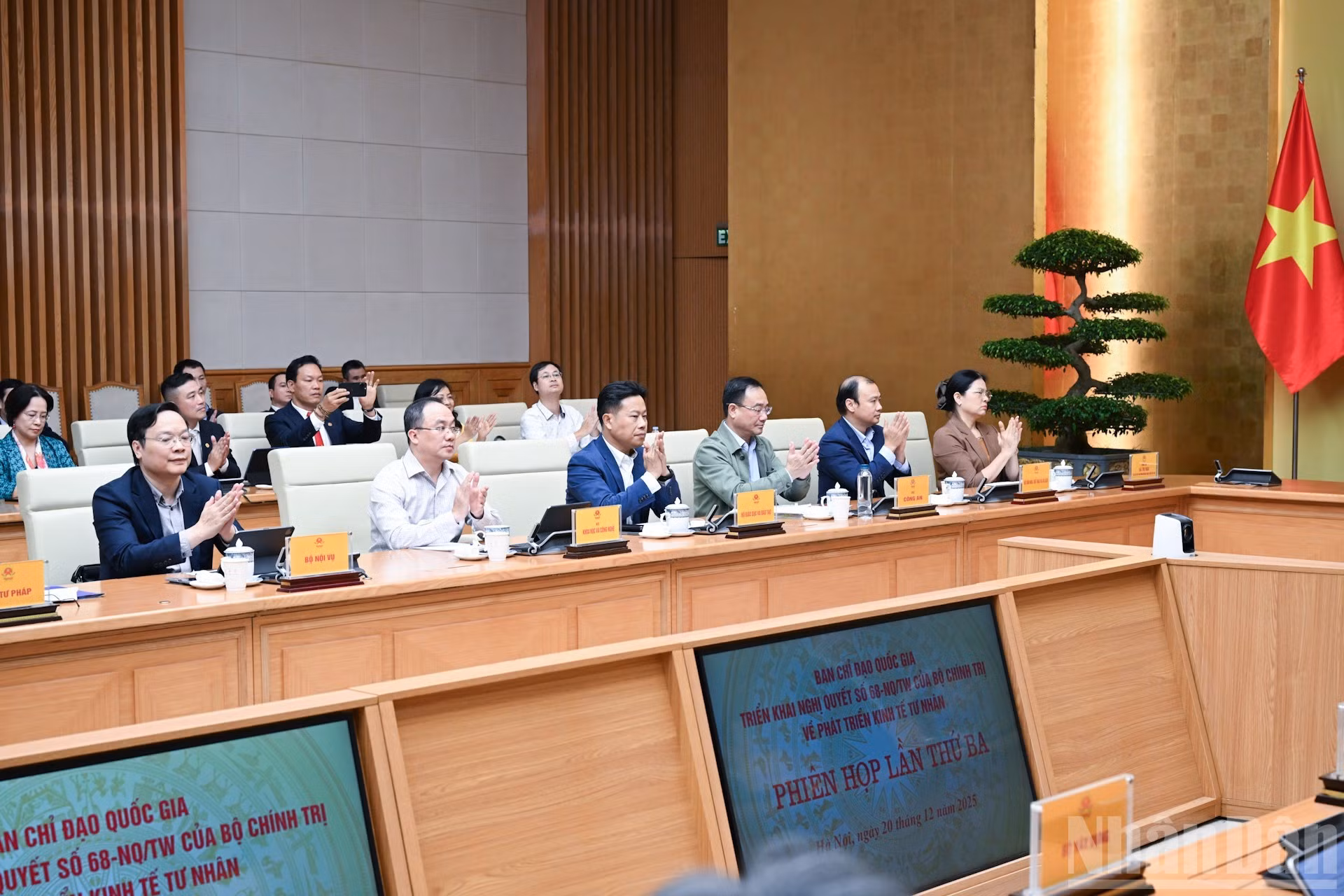 Les délégués lors de la réunion. Photo : Tran Hai/NDEL
