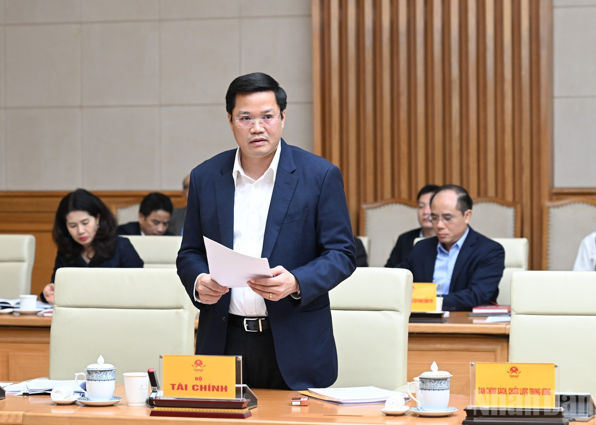 Le vice-ministre des Finances, Nguyen Duc Tam, prend la parole lors de la réunion. Photo : Tran Hai/NDEL