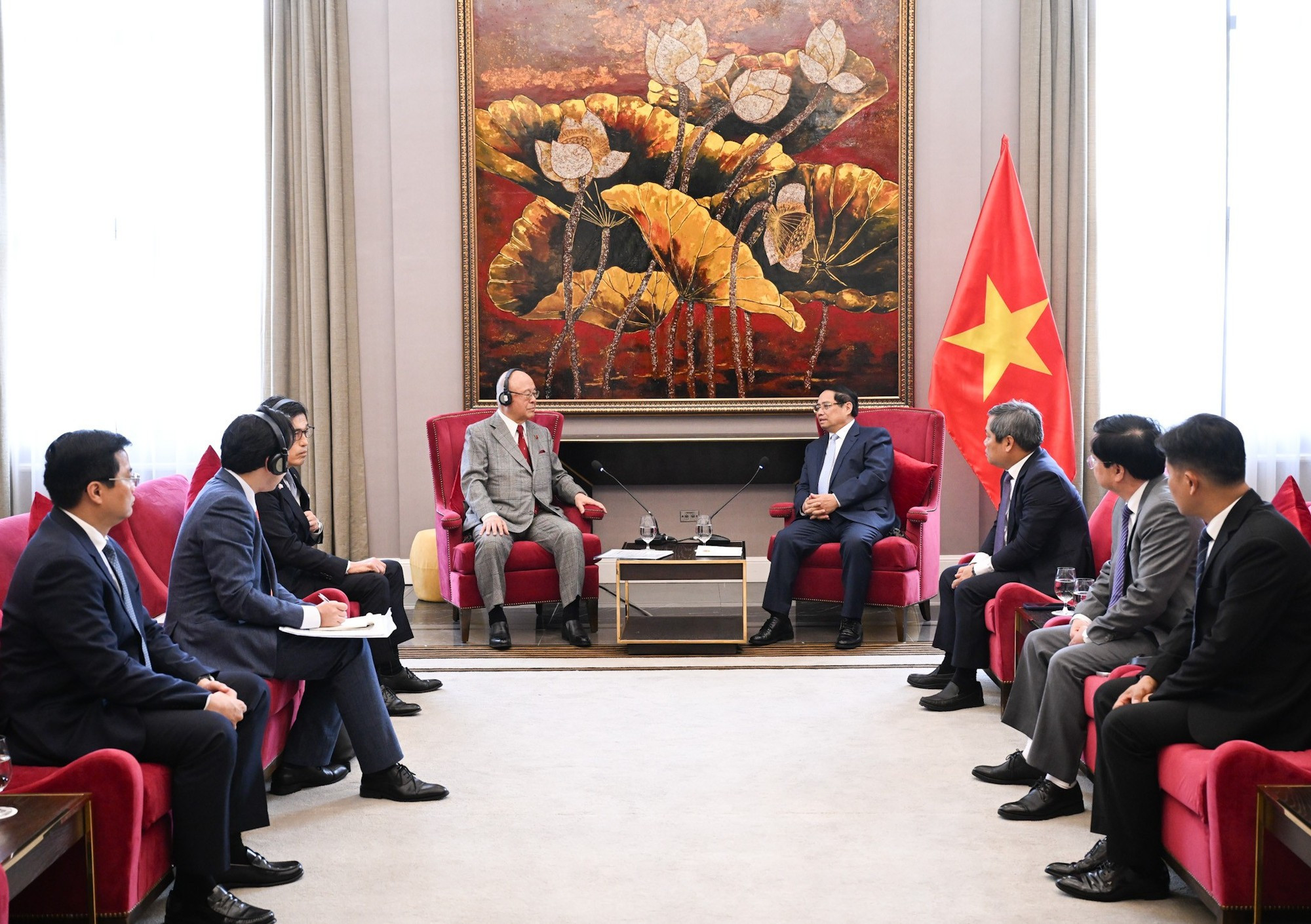 Le PM Pham Minh Chinh a réaffirmé l’importance de la coopération entre les localités des deux pays en tant qu’un secteur important des relations Vietnam – Japon. Photo : Tran Hai/NDEL