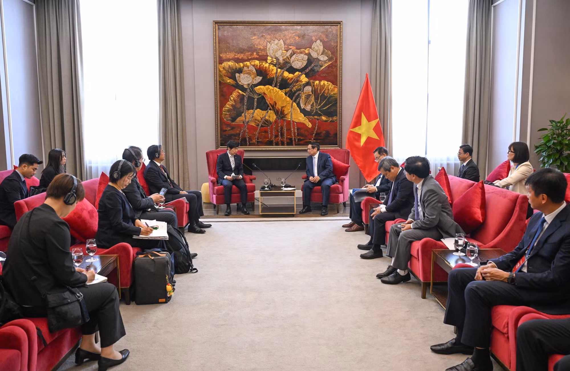 Le PM Pham Minh Chinh a encouragé Gunma à continuer de promouvoir sa coopération avec la province vietnamienne de Quang Ninh, en particulier dans les domaines de la culture, du tourisme, de l’éducation et des échanges entre les peuples. Photo : Tran Hai/NDEL
