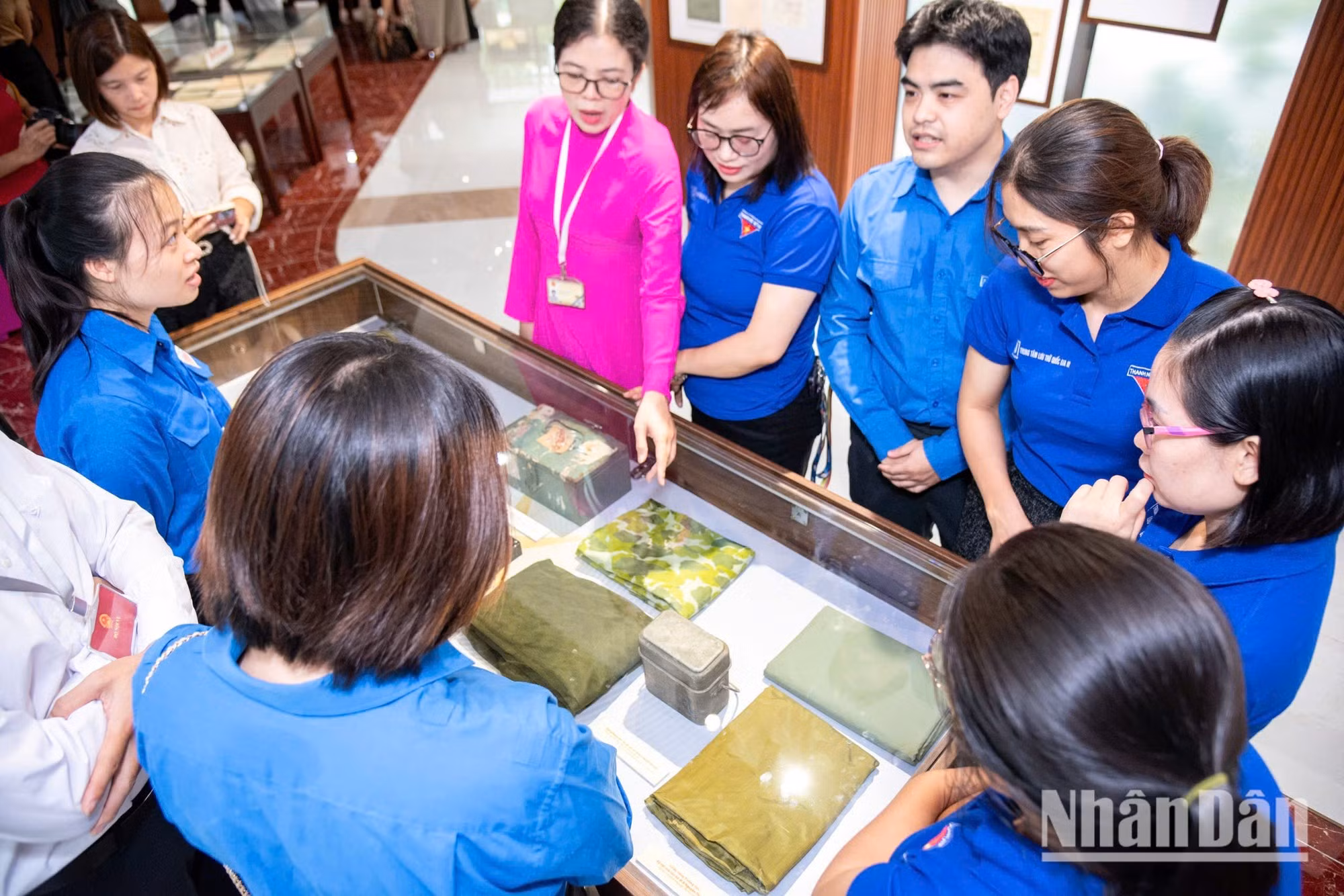 L'exposition présente également des images et documents provenant du Centre Vietnam et des Archives de l'Université Texas Tech (États-Unis), apportant un éclairage complémentaire et pluriel sur la résistance. Photo : NDEL